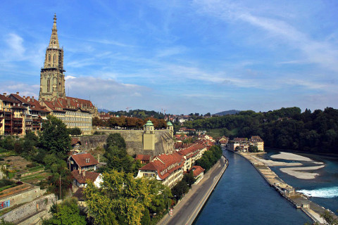 Met de rivier mee naar het historische hart van Bern