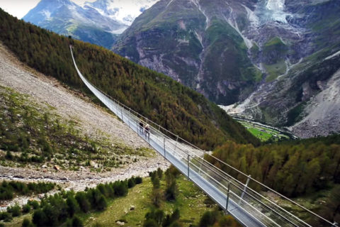 Langste hangbrug ter wereld geopend in Zermatt