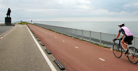 Afsluitdijk afgesloten voor fietsers, maar ons ‘Rondje IJsselmeer’ gaat gewoon door.