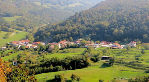 Wandelen door de wijnheuvels van Slovenië naar de Italiaanse kust