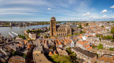 Ontdek Dordrecht, de op een na oudste stad van Nederland omringd door rivieren