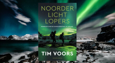 Noorderlichtlopers: Wandeltocht over de Kungsleden in 240 pagina’s van Tim Voors